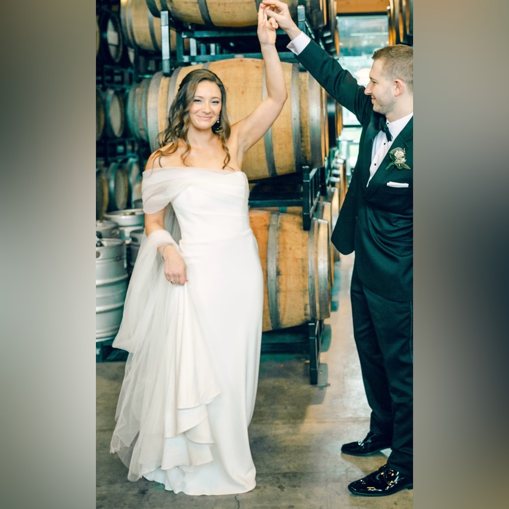 NEWHITE ivory wedding dress with American bustle